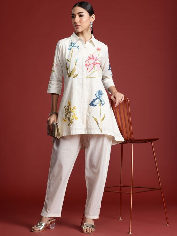 Collared hand-painted floral kurta set.