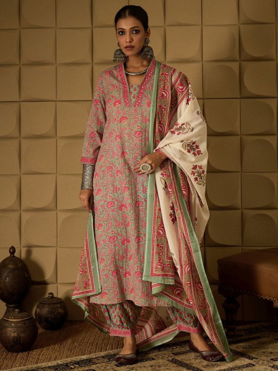 Grey kurta suit set with sequins embroidery